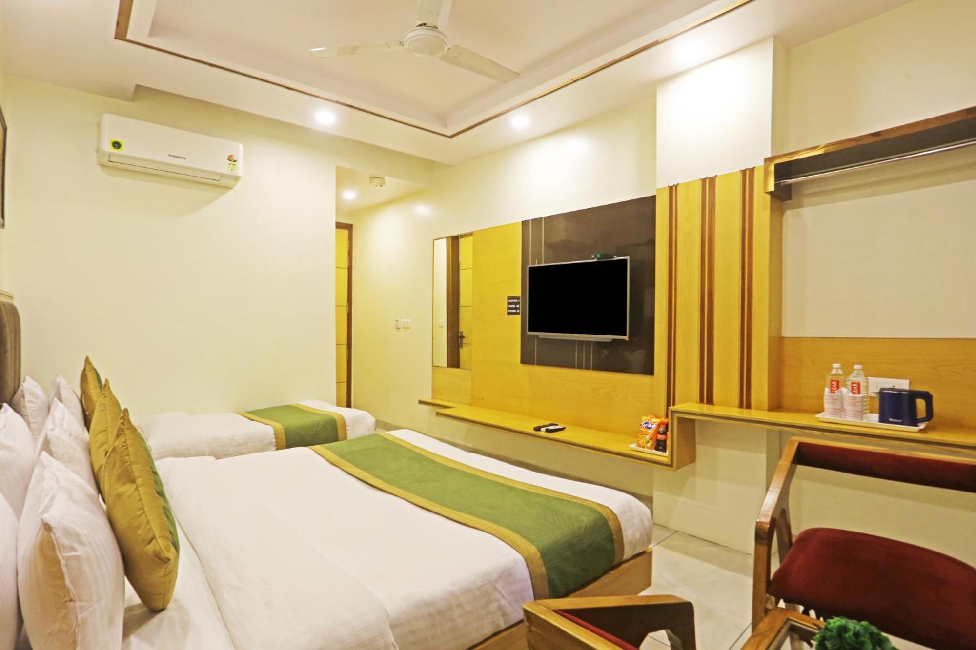 Hotel Aman Imperial Just A Minute Away From New Delhi Railway Station And Connaught Place Exterior photo